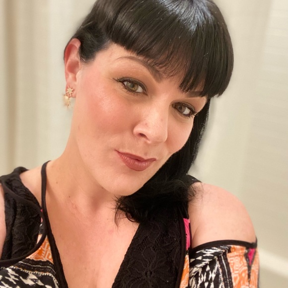 Meet your Posher, Tamara - Picture 3 of 4